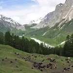 דירה Aux Pieds Du Mont-blanc Mansarda *