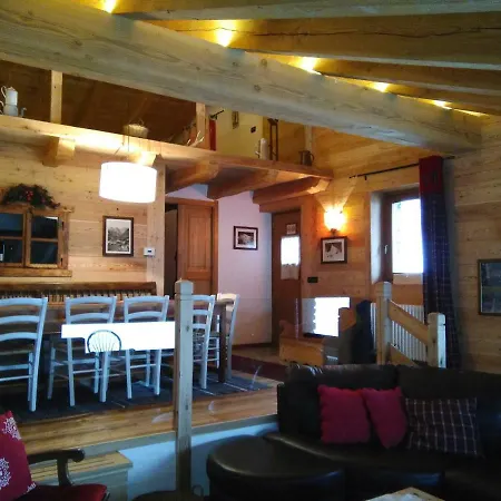 Chalet Aux Pieds Du Mont-blanc Apartment Courmayeur