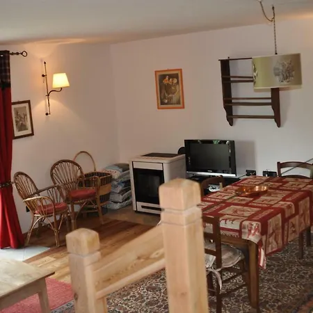 Chalet Aux Pieds Du Mont-blanc Apartment Courmayeur