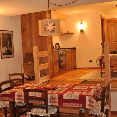 Chalet Aux Pieds Du Mont-blanc *