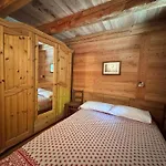 Aux Pieds Du Mont-blanc Mansarda Apartamento *