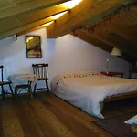 Aux Pieds Du Mont-blanc Mansarda Lägenhet