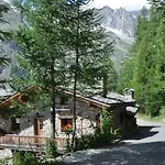 Aux Pieds Du Mont-blanc Mansarda Apartamento