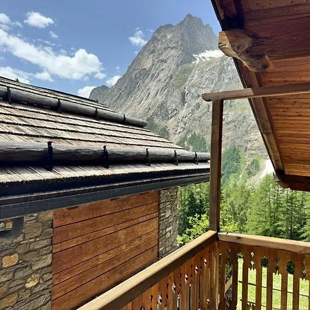 Chalet Aux Pieds Du Mont-blanc Apartment *