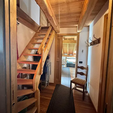 Aux Pieds Du Mont-blanc Mansarda Apartamento Courmayeur