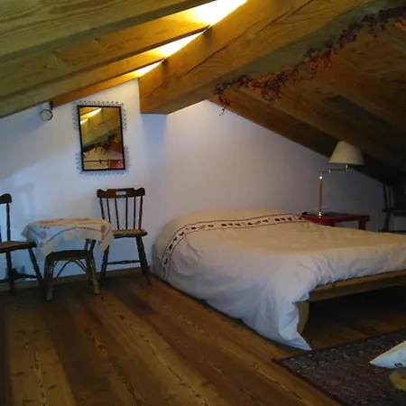 Aux Pieds Du Mont-blanc Mansarda Apartamento