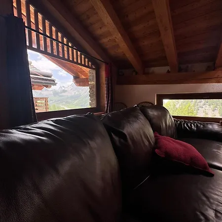 Aux Pieds Du Mont-blanc Mansarda Apartamento Courmayeur