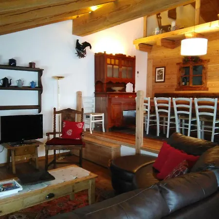 Chalet Aux Pieds Du Mont-blanc *