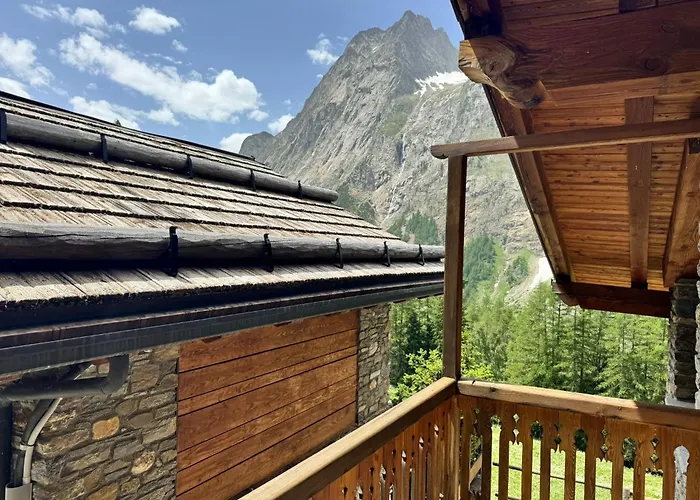 Aux Pieds Du Mont-blanc Mansarda 아파트 *