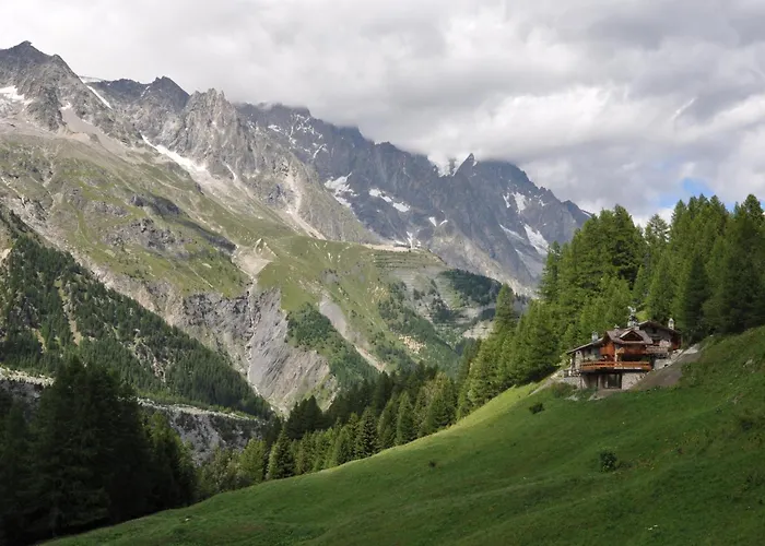 Appartamento Aux Pieds Du Mont-blanc Mansarda Courmayeur